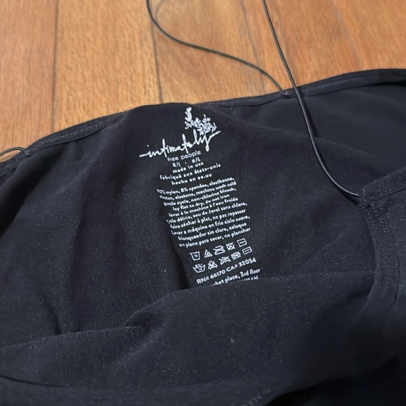 BUNDLE / FREE PEOPLE CROP TOPS - Picture 4 of 5